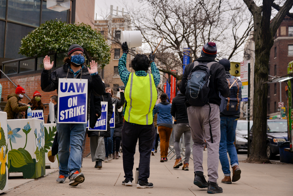 Dissatisfied with contract negotiations and bargaining committee, GWC-UAW student-workers vote to reject tentative agreement