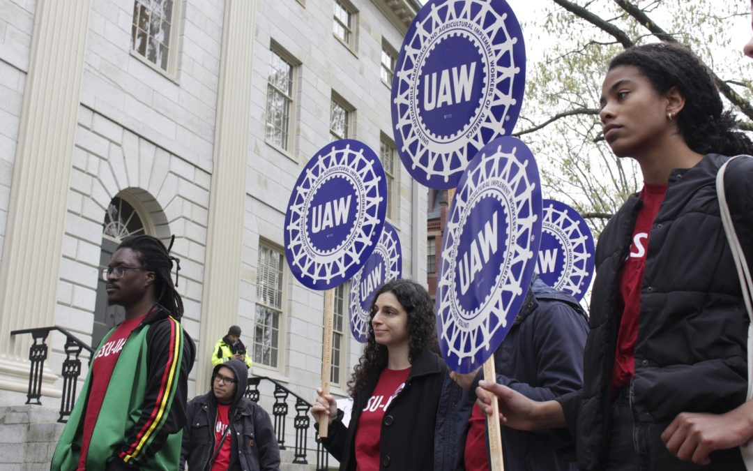 Harvard Grad Student Union Votes To Extend Current Contract As Negotiations Continue