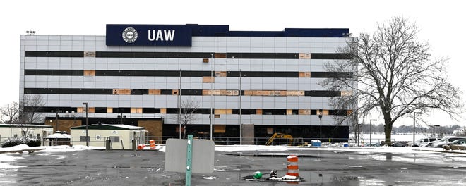 Feds, UAW seek extension in historic election referendum