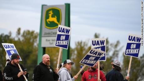 Labor flexes its muscle as leverage tips from employers to workers