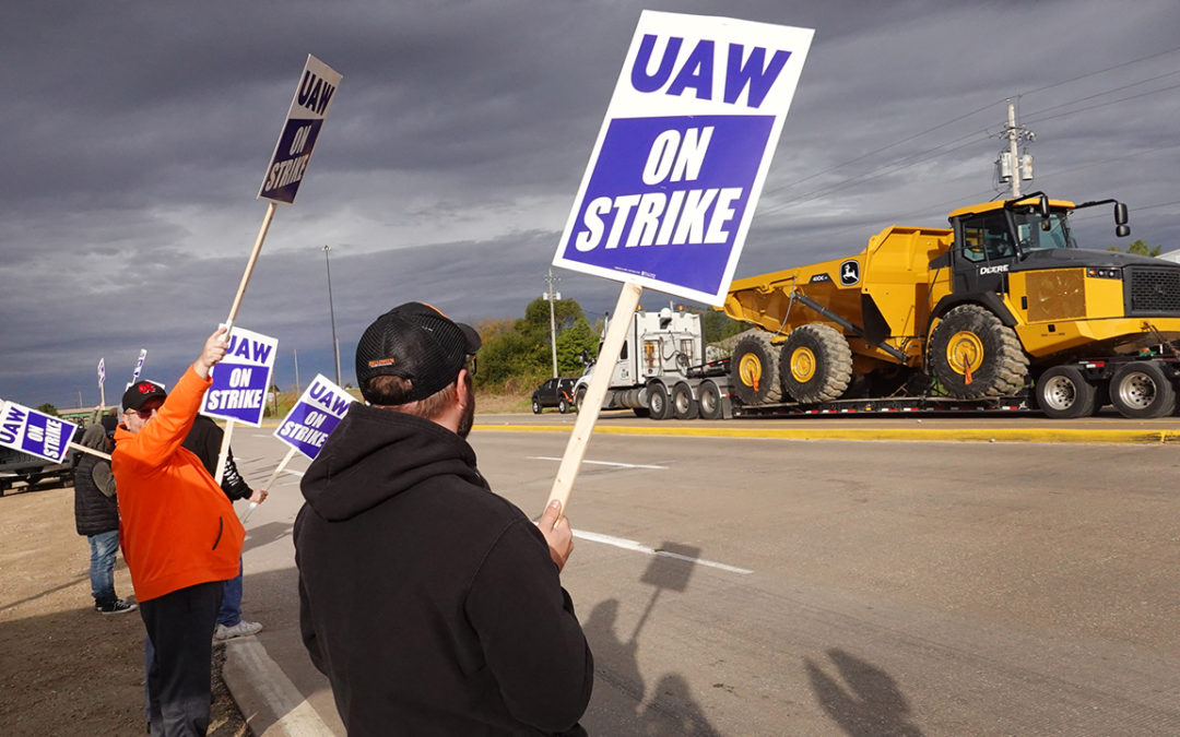 Help Support UAW John Deere Workers on Strike!