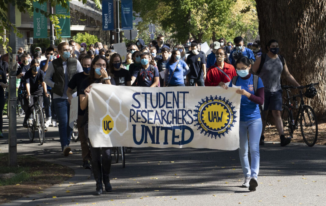 Student researchers, postdocs rally against union busting