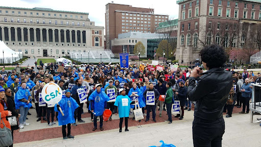 Faculty members cite teaching difficulties from the SWC-UAW strike, but choose not to cross the picket line