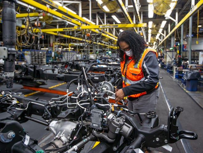 GM’s UAW workforce profit-sharing check will top $10,000